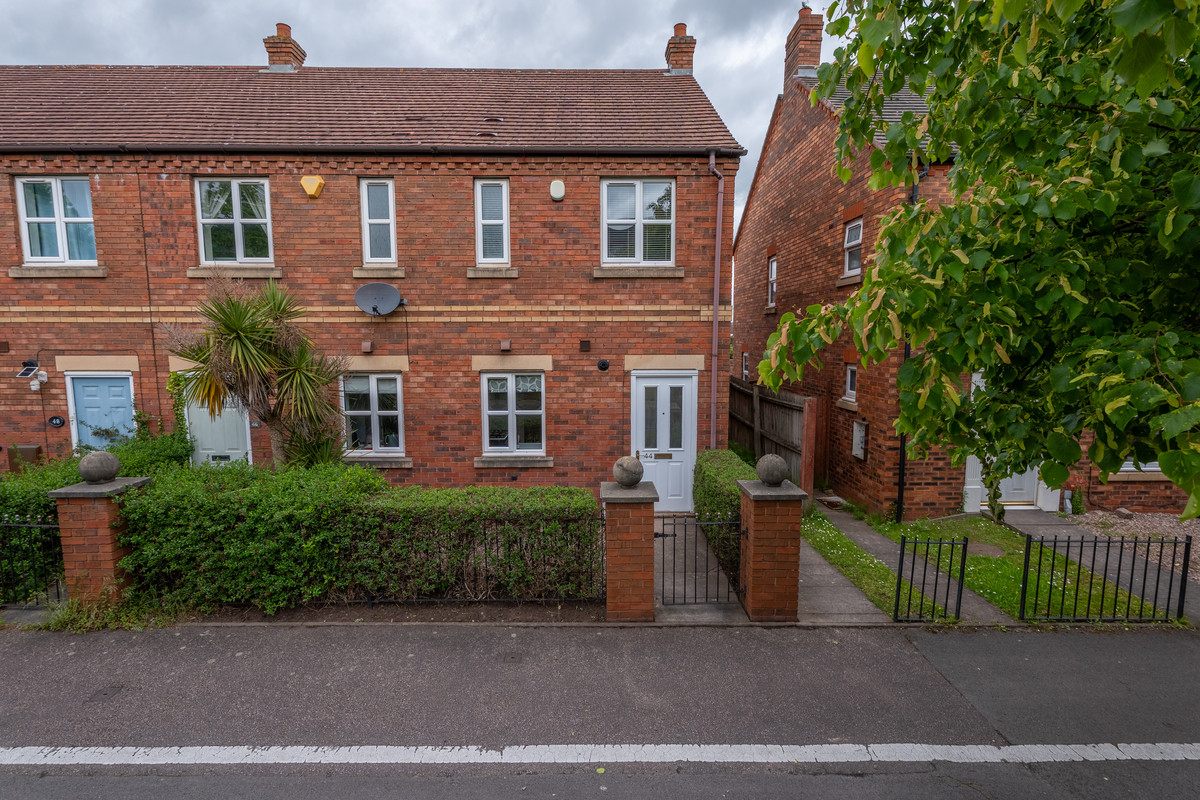 2 bedroom End of terrace house For Sale