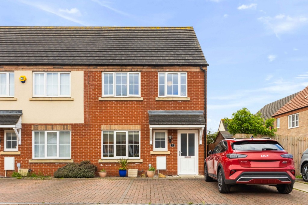 3 bedroom Semi-detached house For Sale