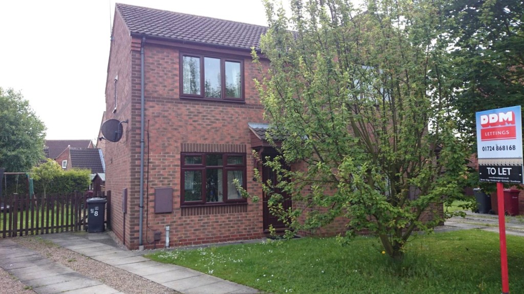 2 bedroom Semi-detached house Let