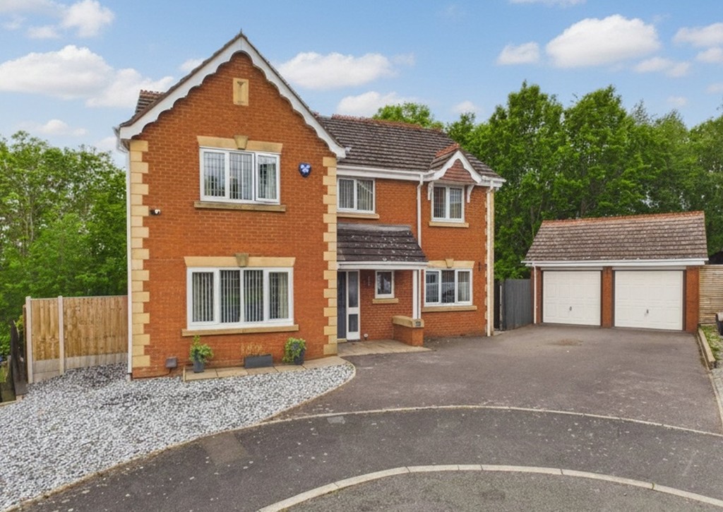 4 bedroom Detached house For Sale
