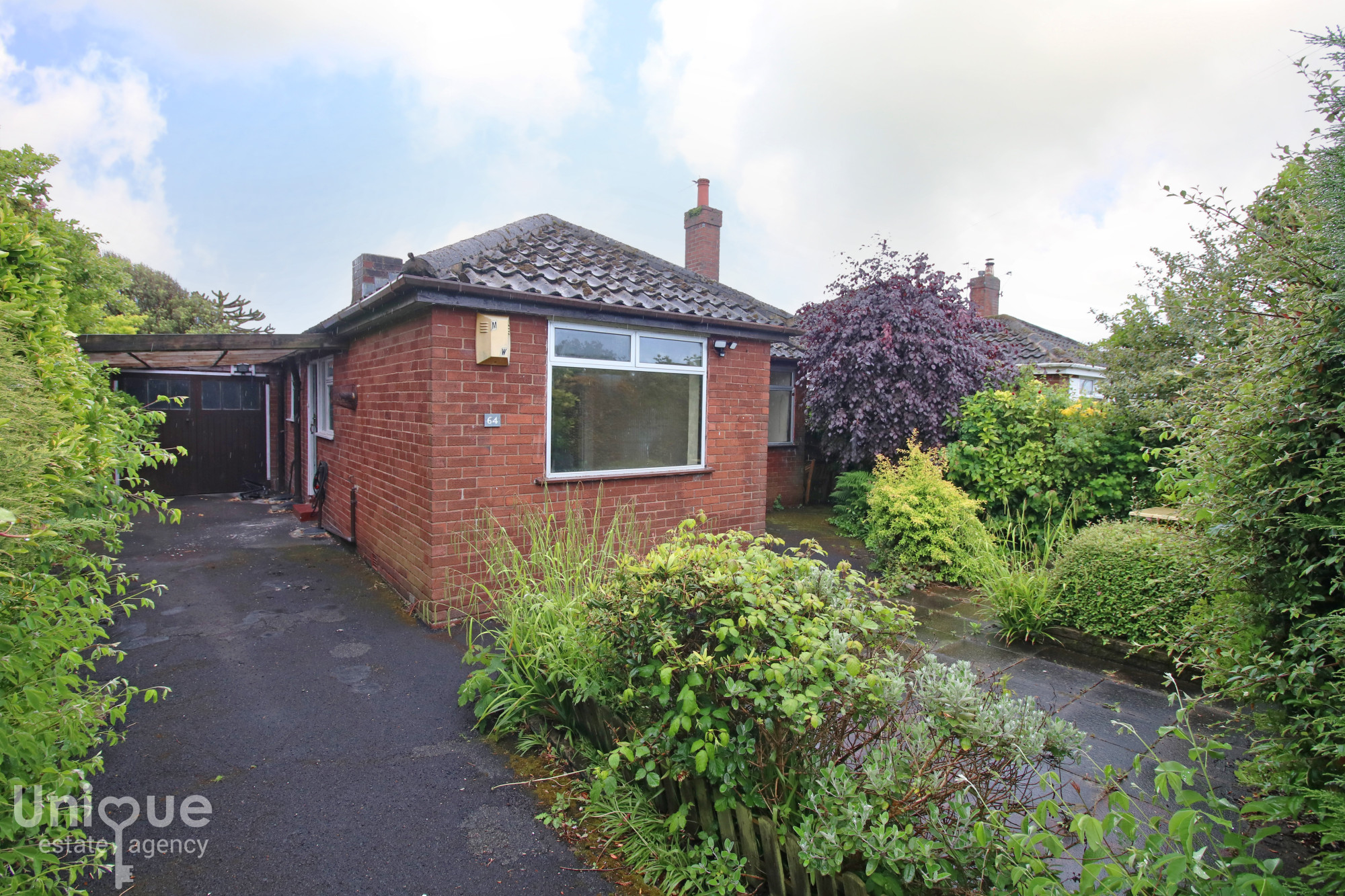 2 bedroom Link detached house For Sale
