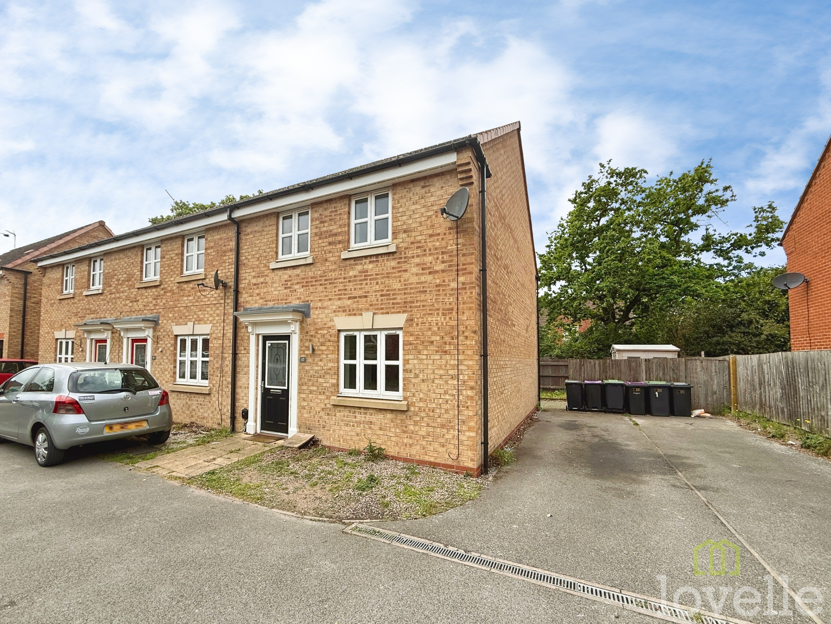 3 bedroom Terraced House To Let