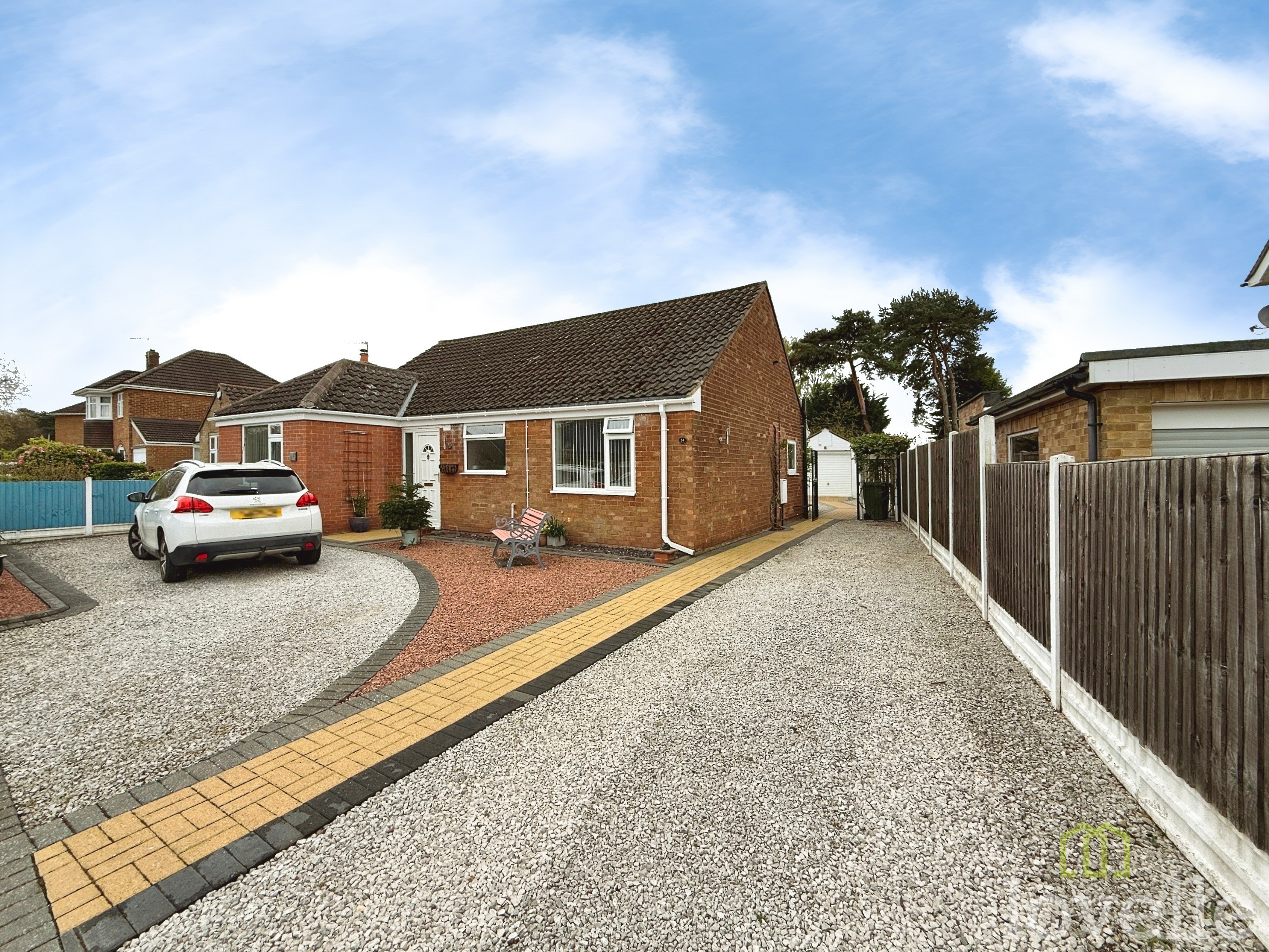 3 bedroom Detached bungalow For Sale