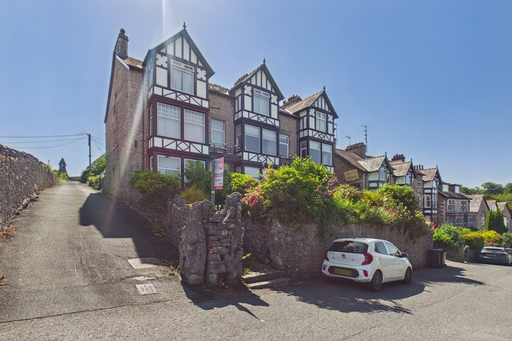 1 bedroom Block of Apartments For Sale