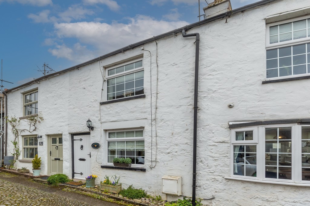 2 bedroom Cottage For Sale