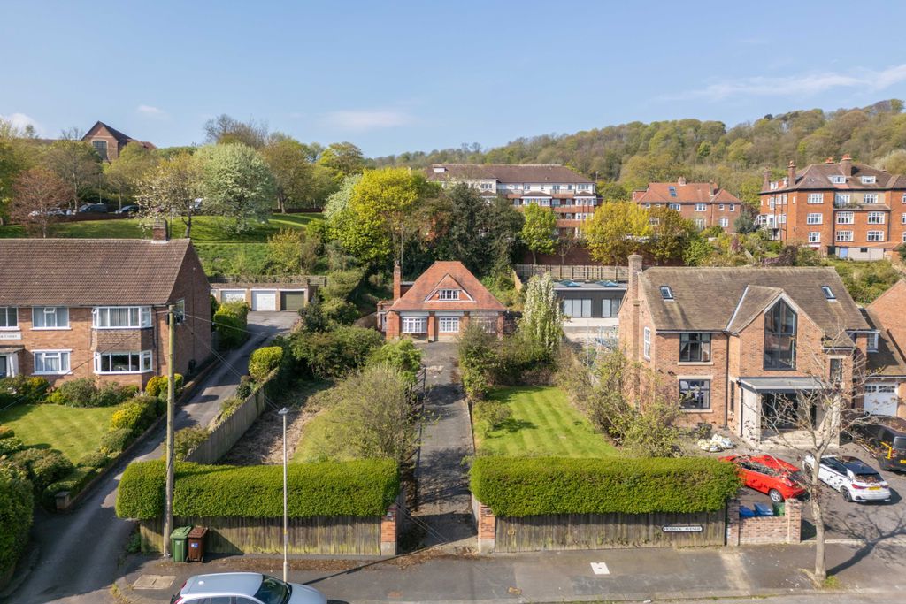 4 bedroom Cottage For Sale