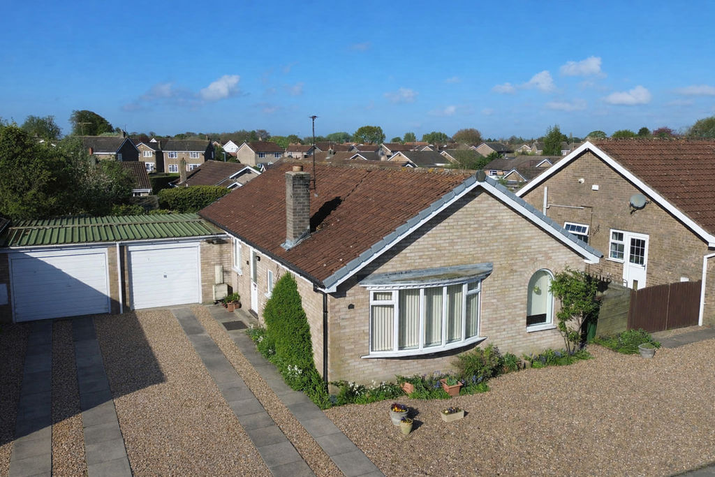 3 bedroom Detached bungalow Under Offer