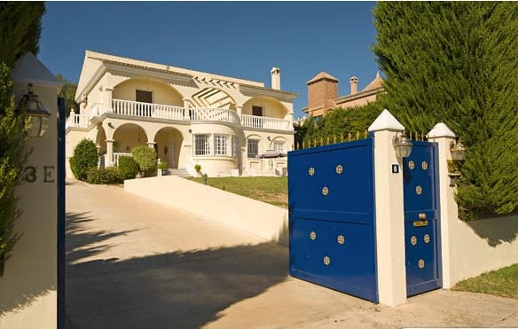 5 bedroom Villa For Sale
