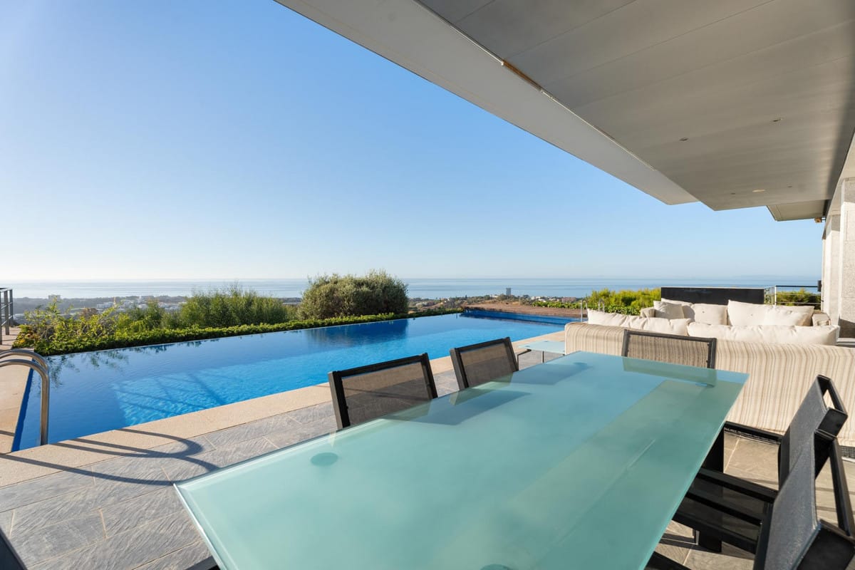 5 bedroom Villa For Sale