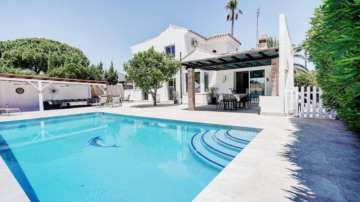 4 bedroom Villa For Sale