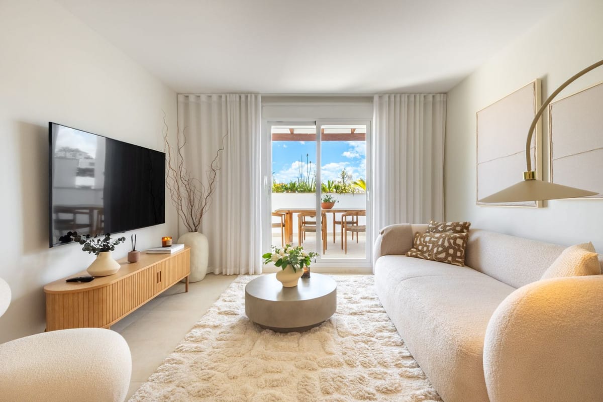 3 bedroom Apartment For Sale