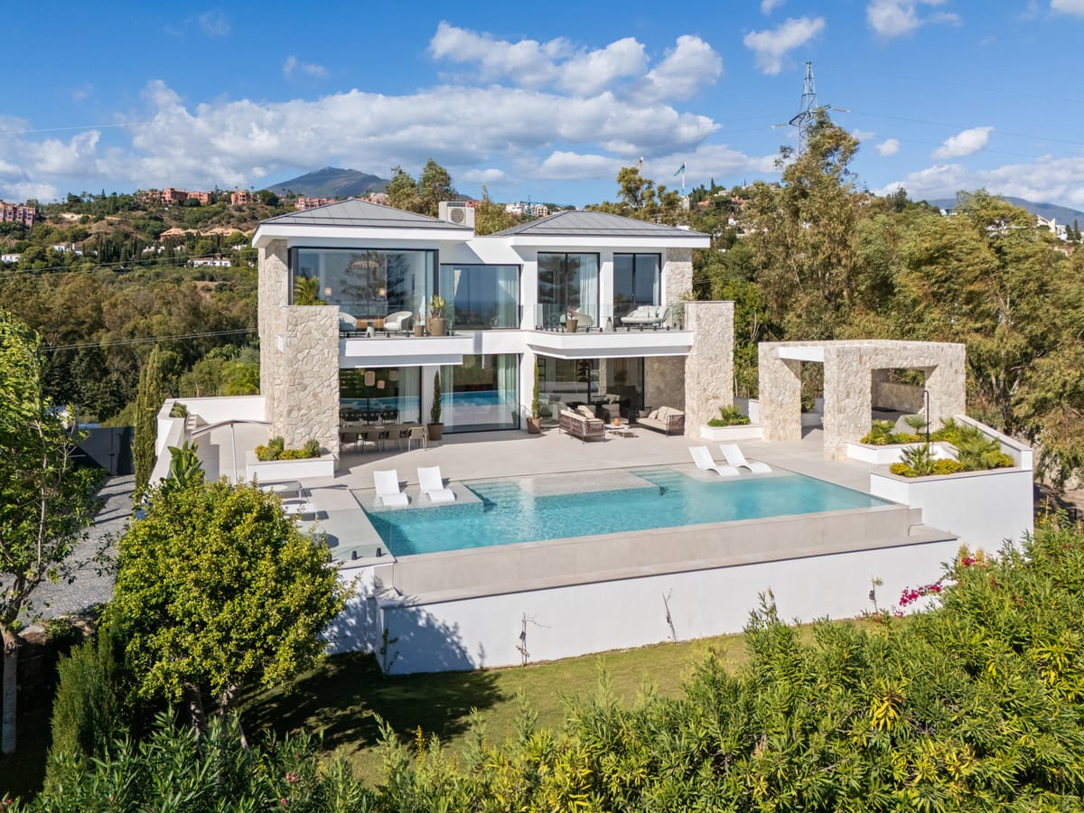 5 bedroom Villa For Sale