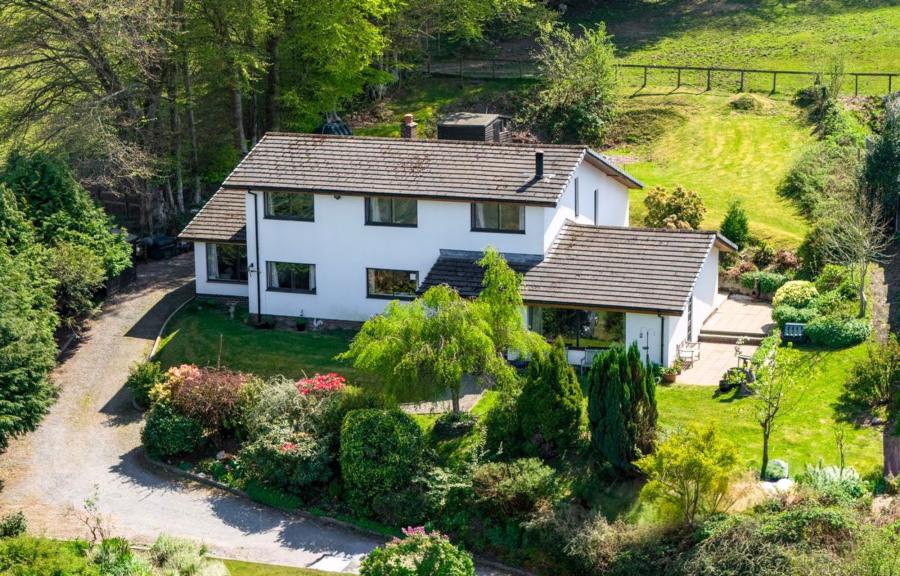 8 bedroom Detached house For Sale