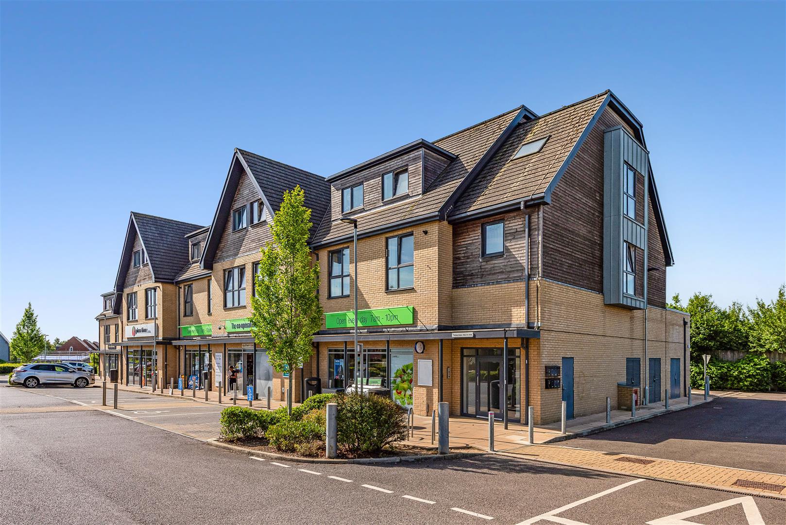 2 bedroom Flat For Sale