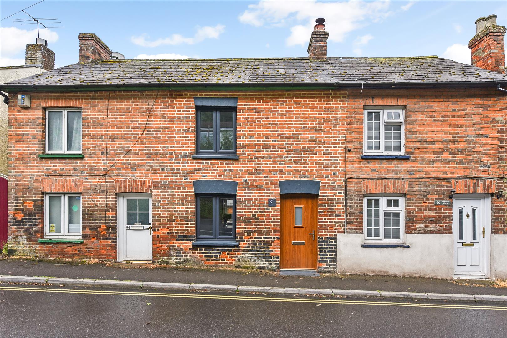 2 bedroom Terraced House To Let