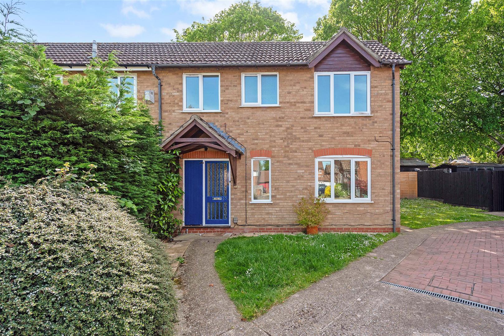 2 bedroom Semi-detached house For Sale