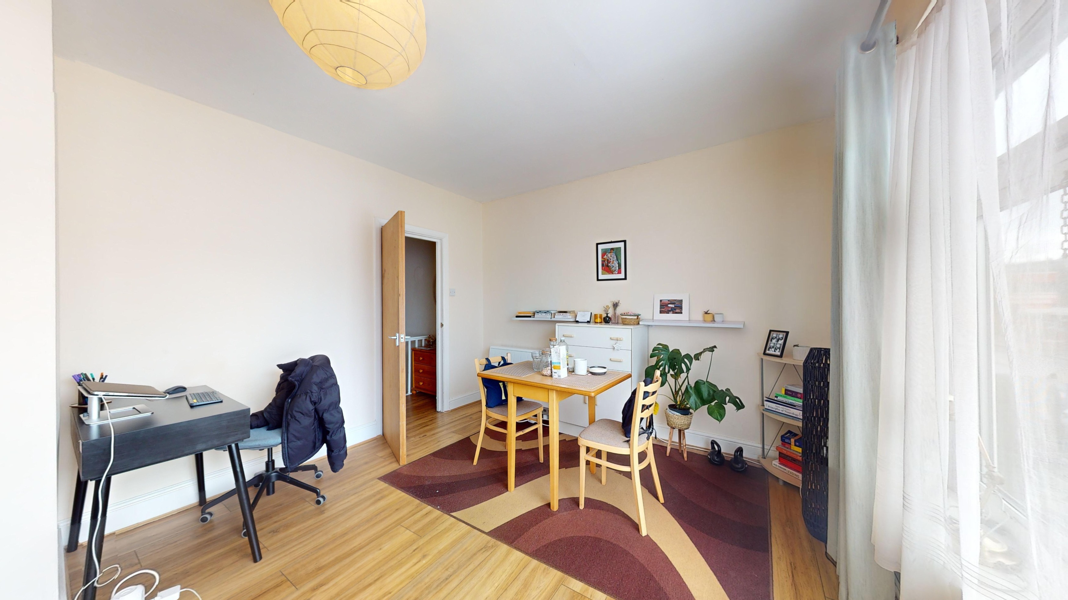 1 bedroom Flat To Let