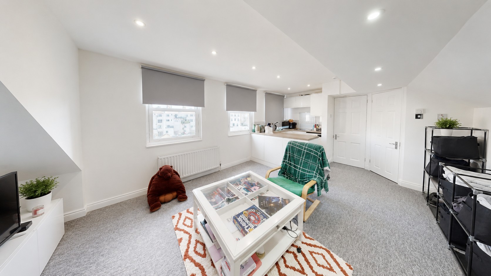 1 bedroom Flat To Let