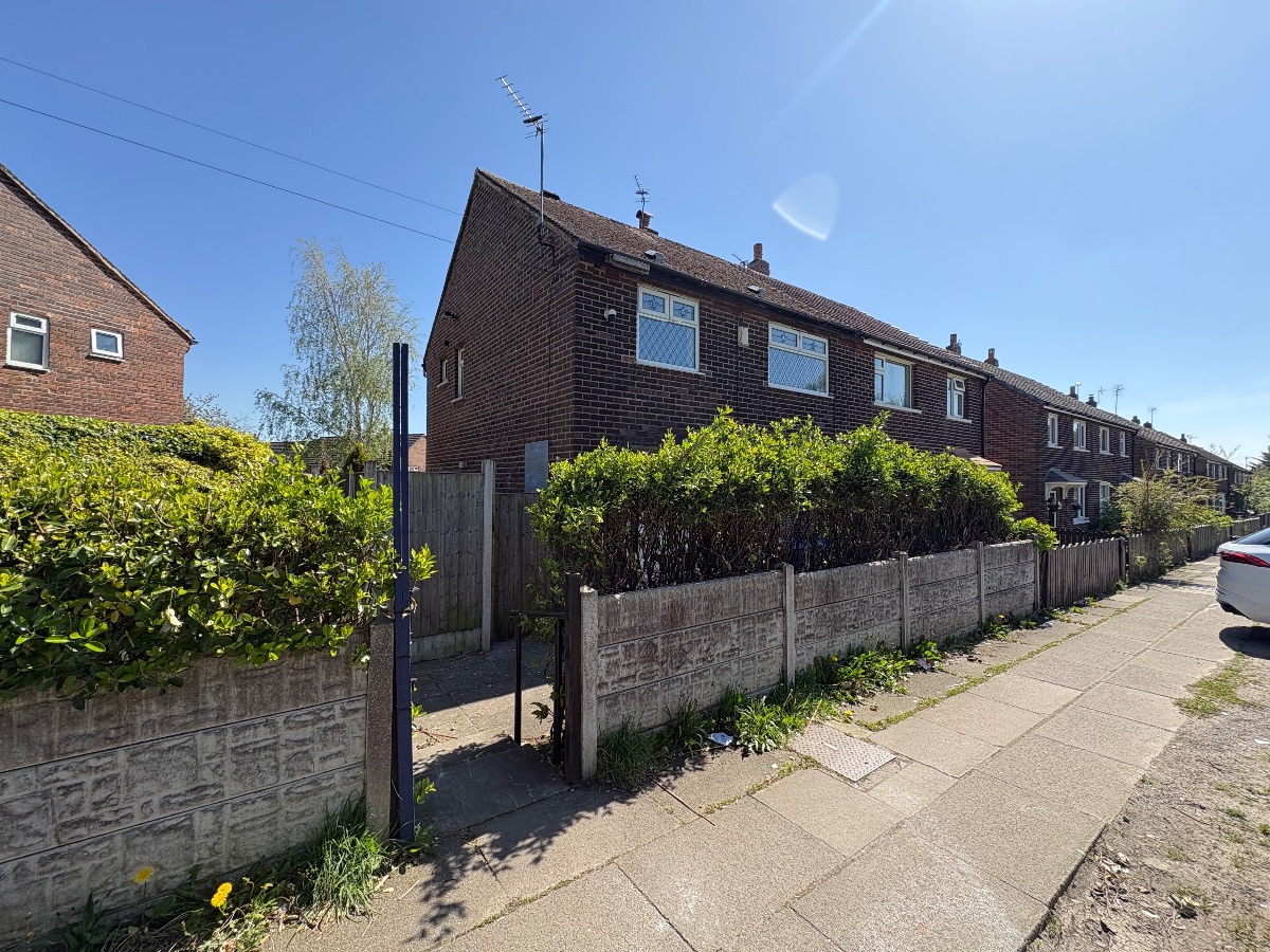 3 bedroom Semi-detached house To Let
