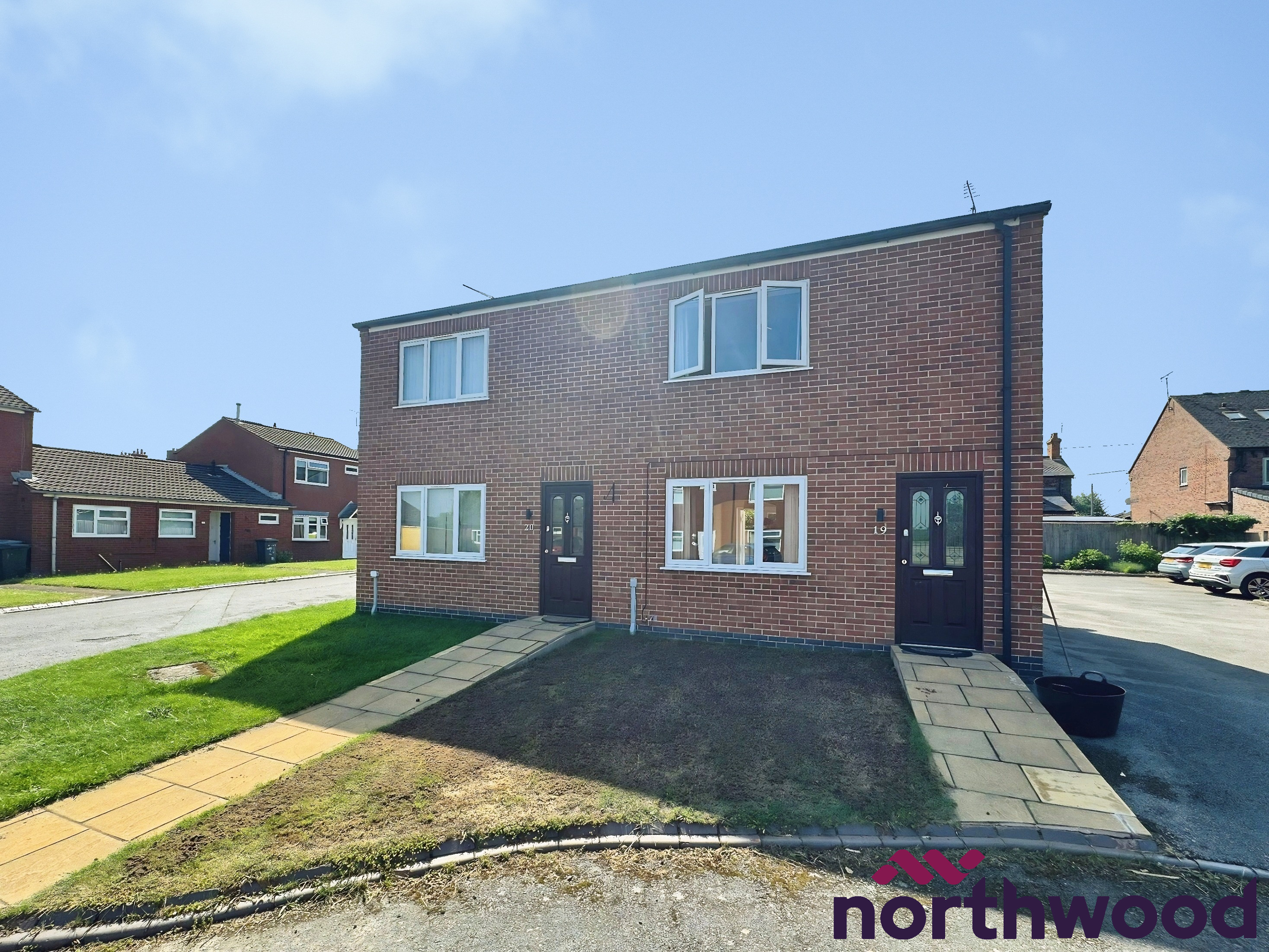 2 bedroom Semi-detached house To Let