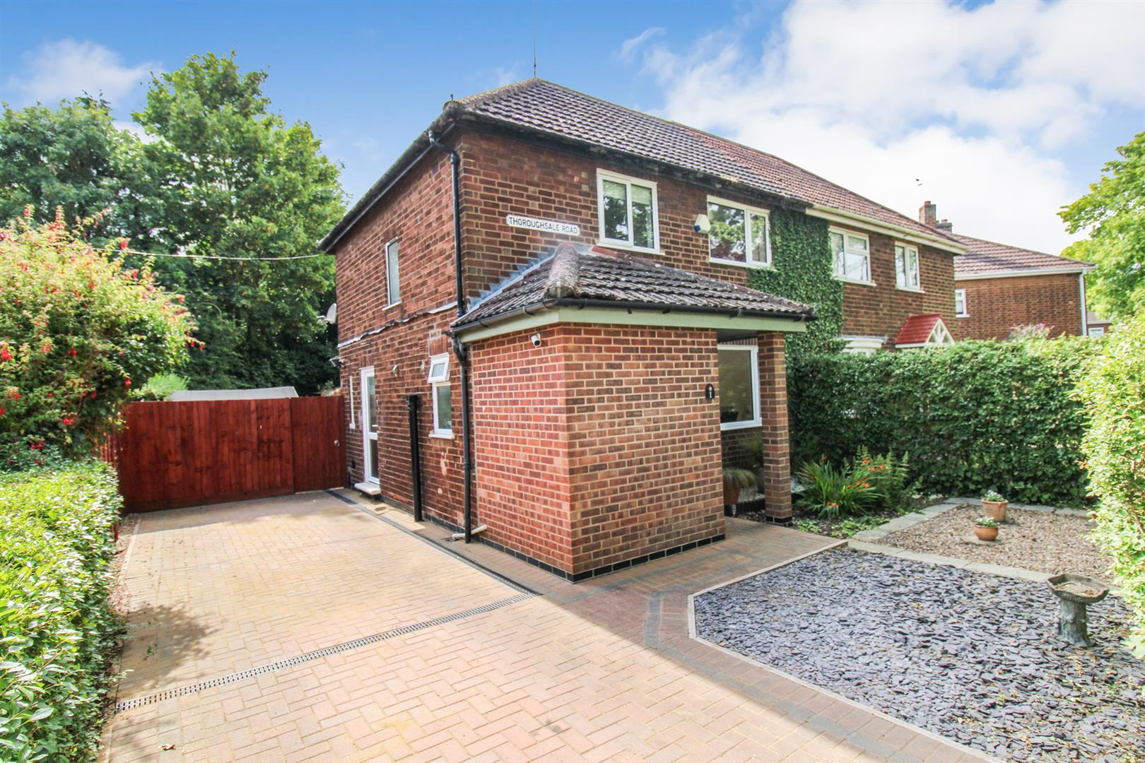 3 bedroom Semi-detached house For Sale