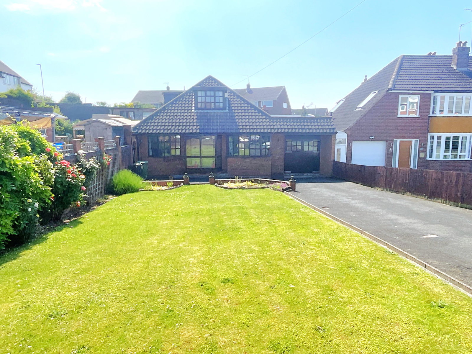 4 bedroom Detached bungalow Under Offer