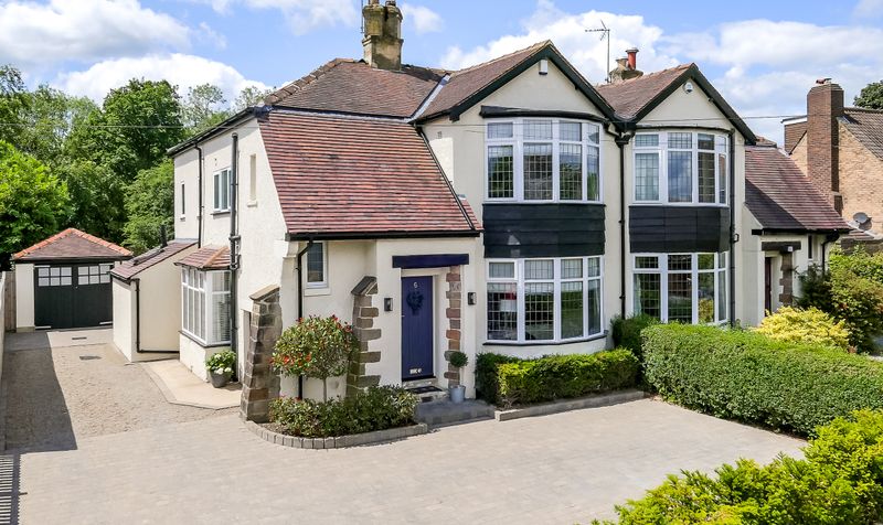 3 bedroom Semi-detached house Under Offer