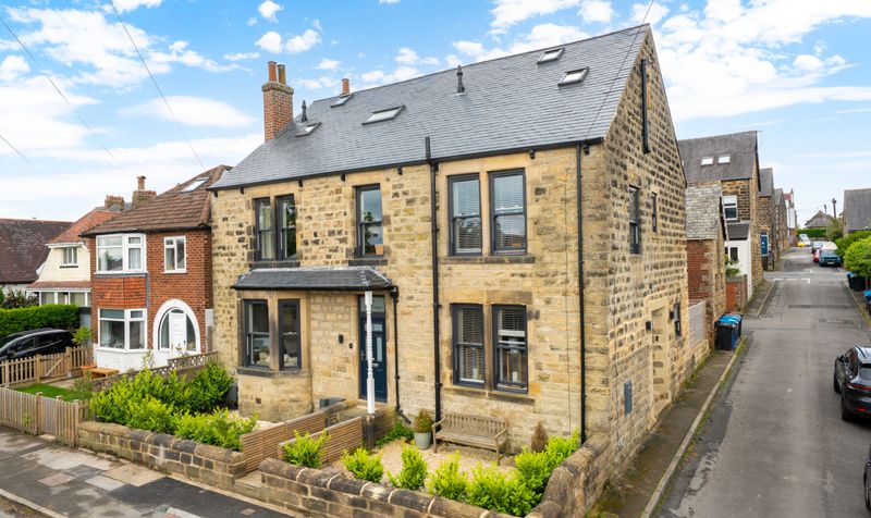 3 bedroom Town house For Sale