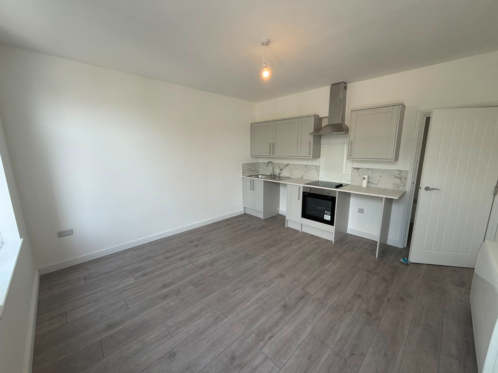 1 bedroom Flat To Let