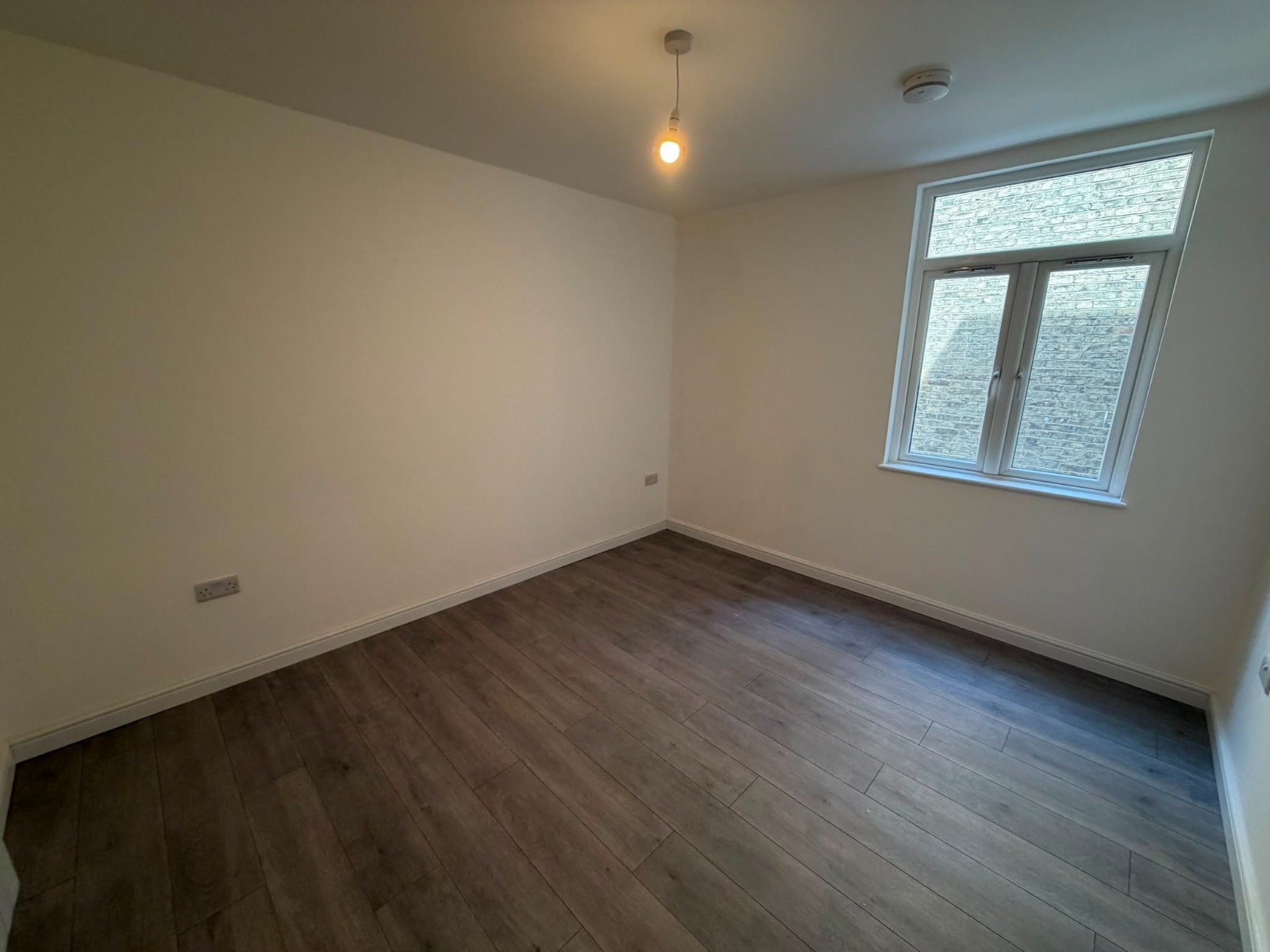 2 bedroom Flat To Let
