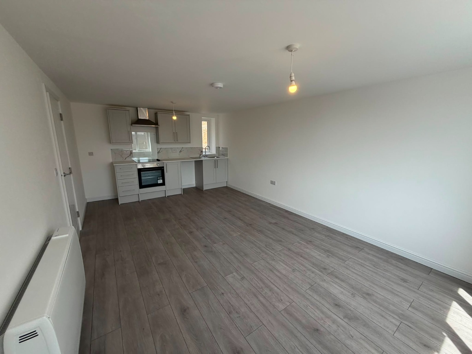 2 bedroom Flat To Let