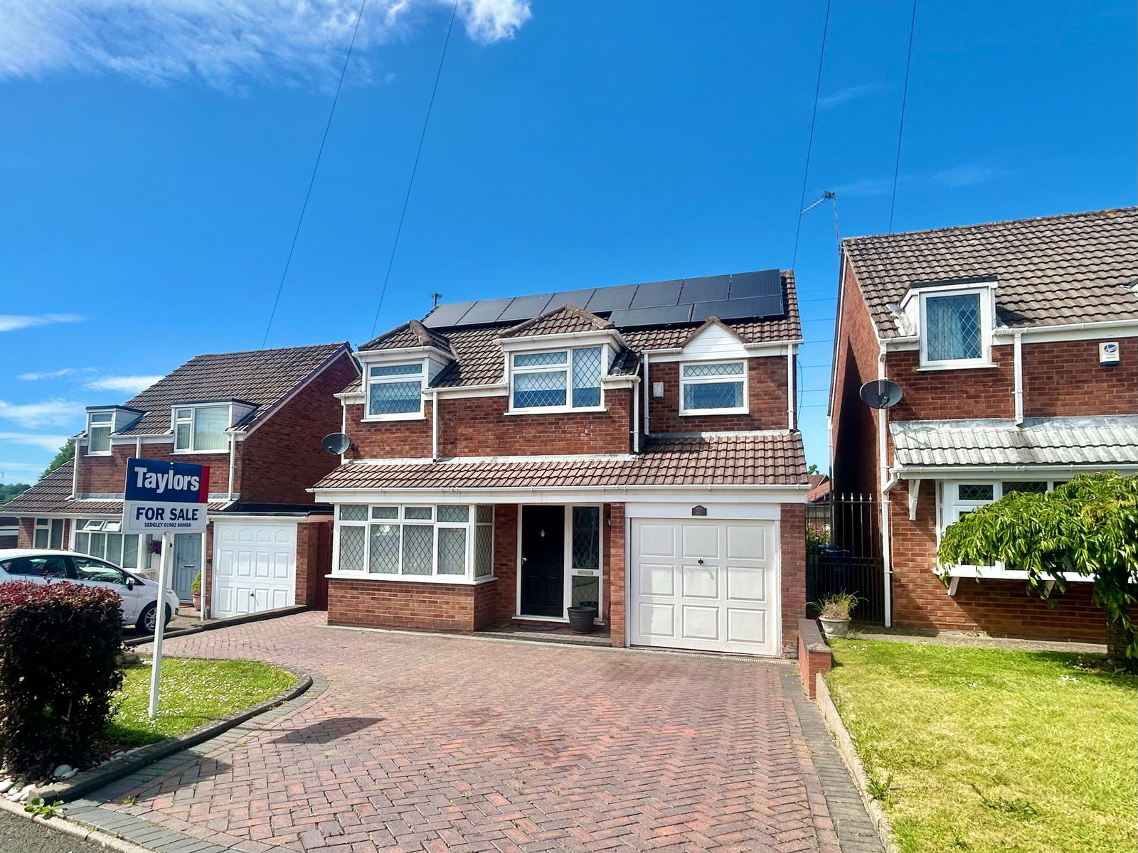 4 bedroom Detached house Under Offer