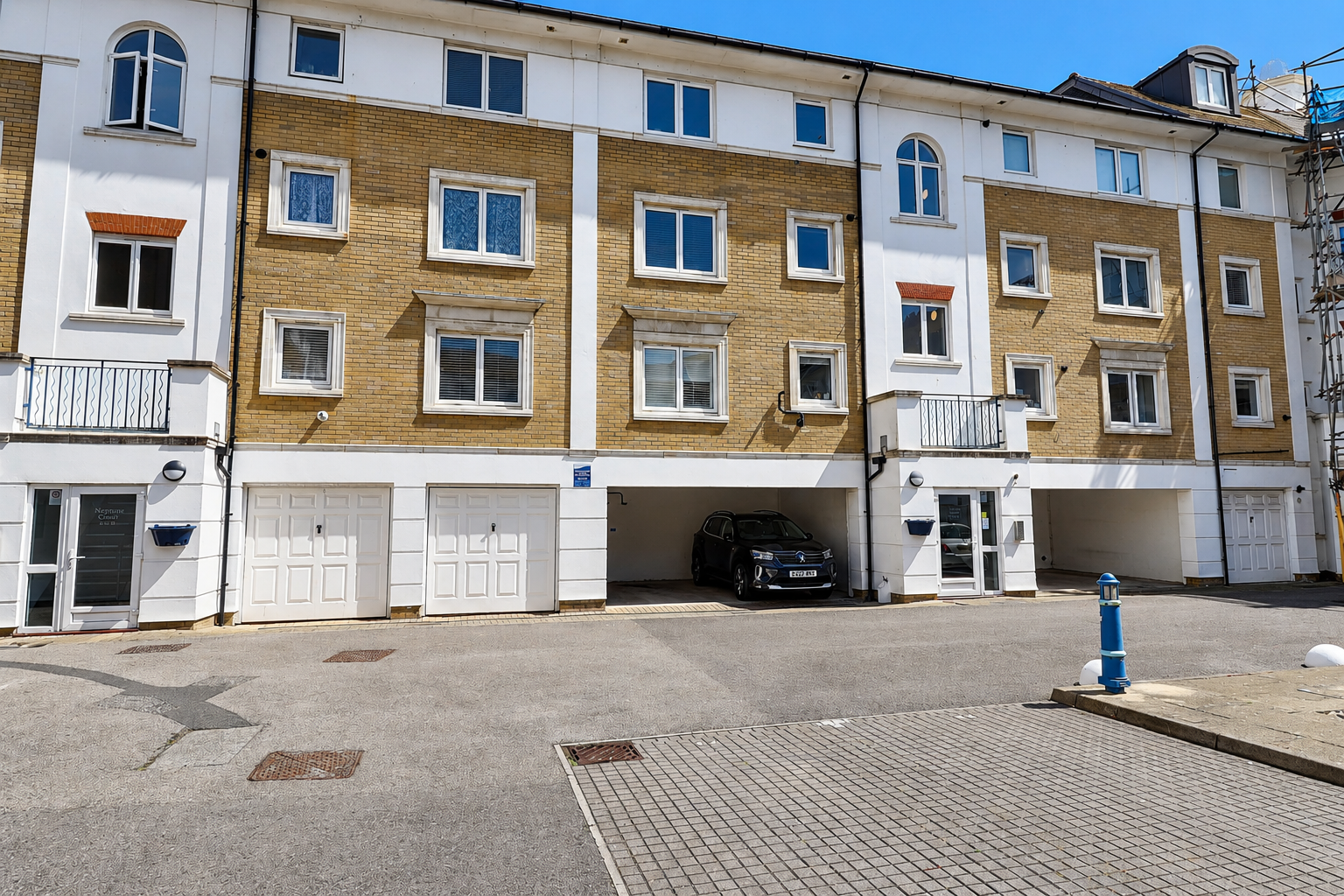 2 bedroom Flat To Let