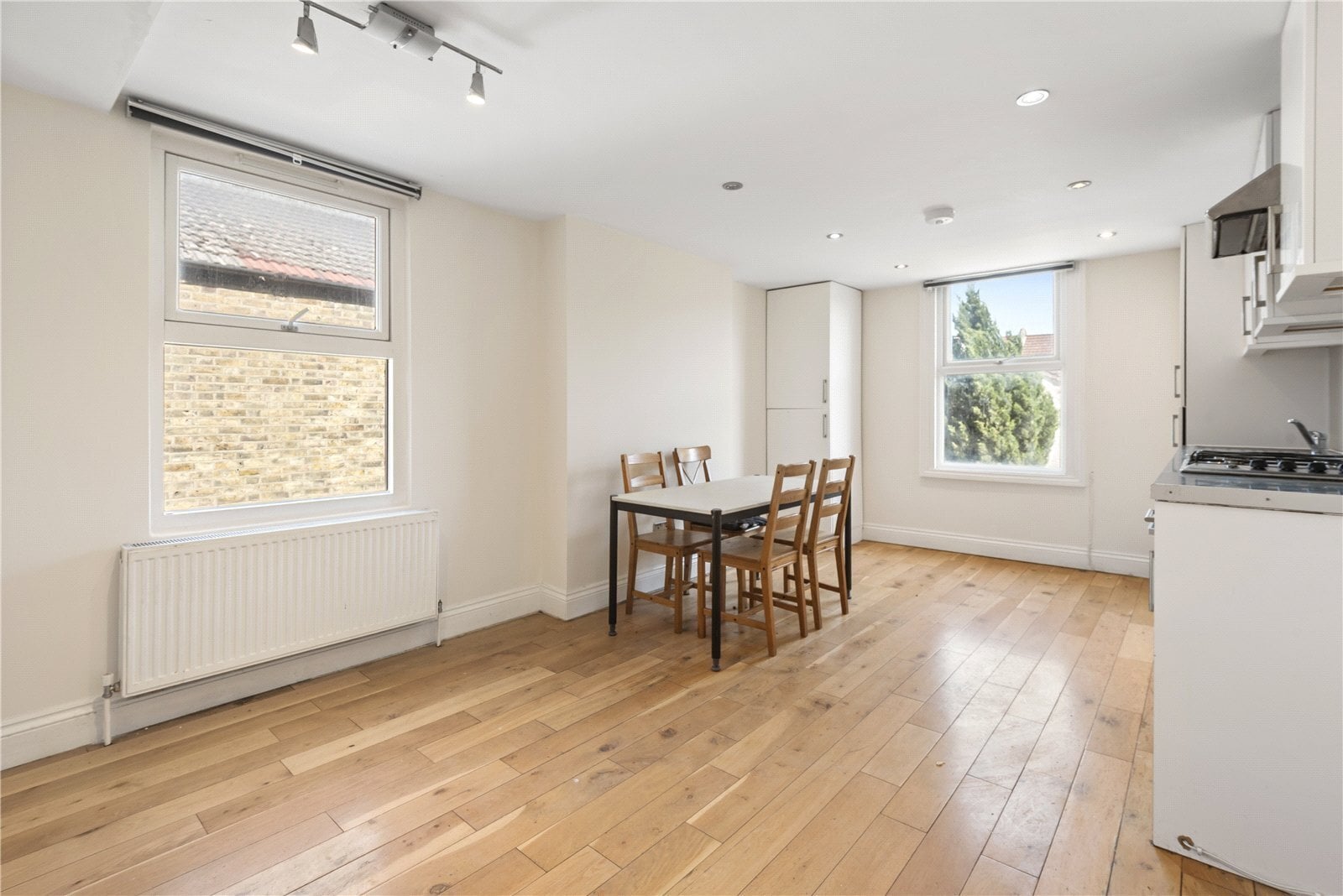 4 bedroom Flat For Sale
