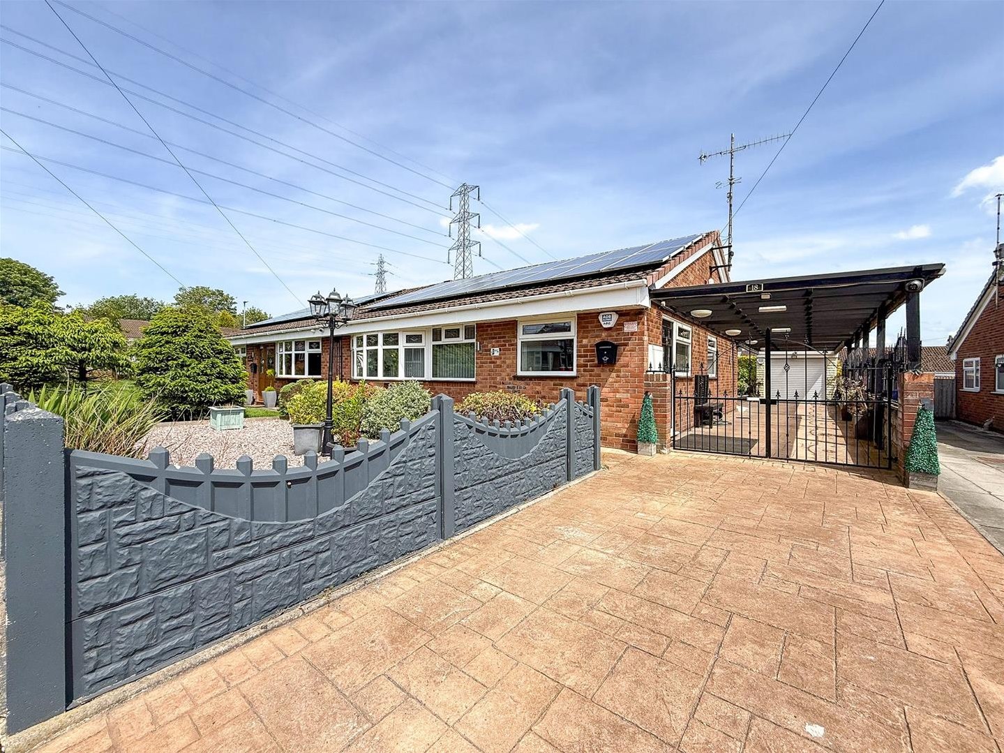 2 bedroom Detached bungalow Under Offer