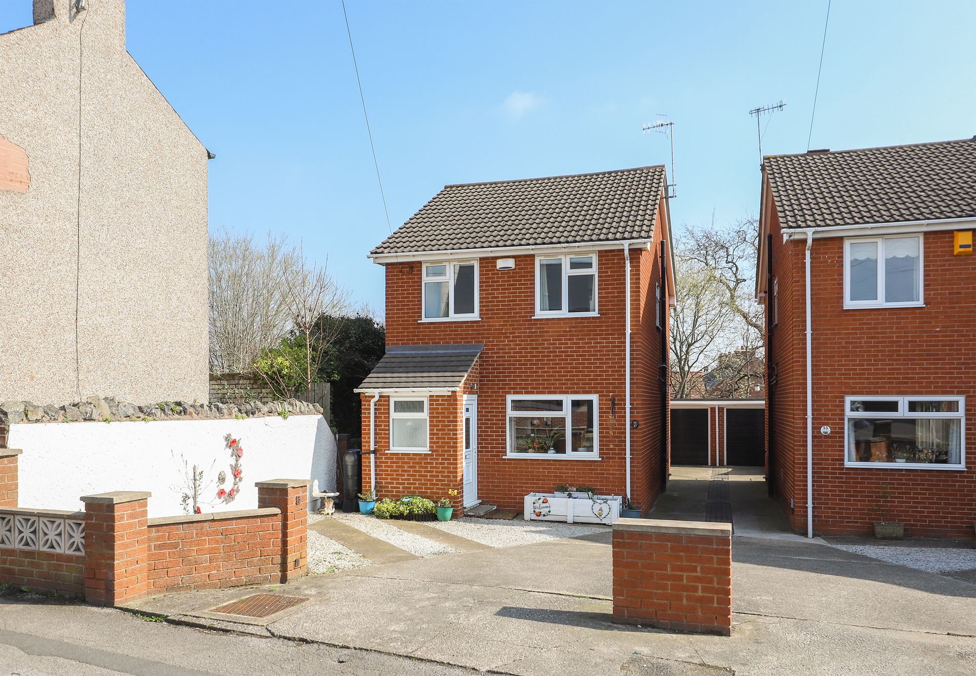 3 bedroom Detached house Under Offer