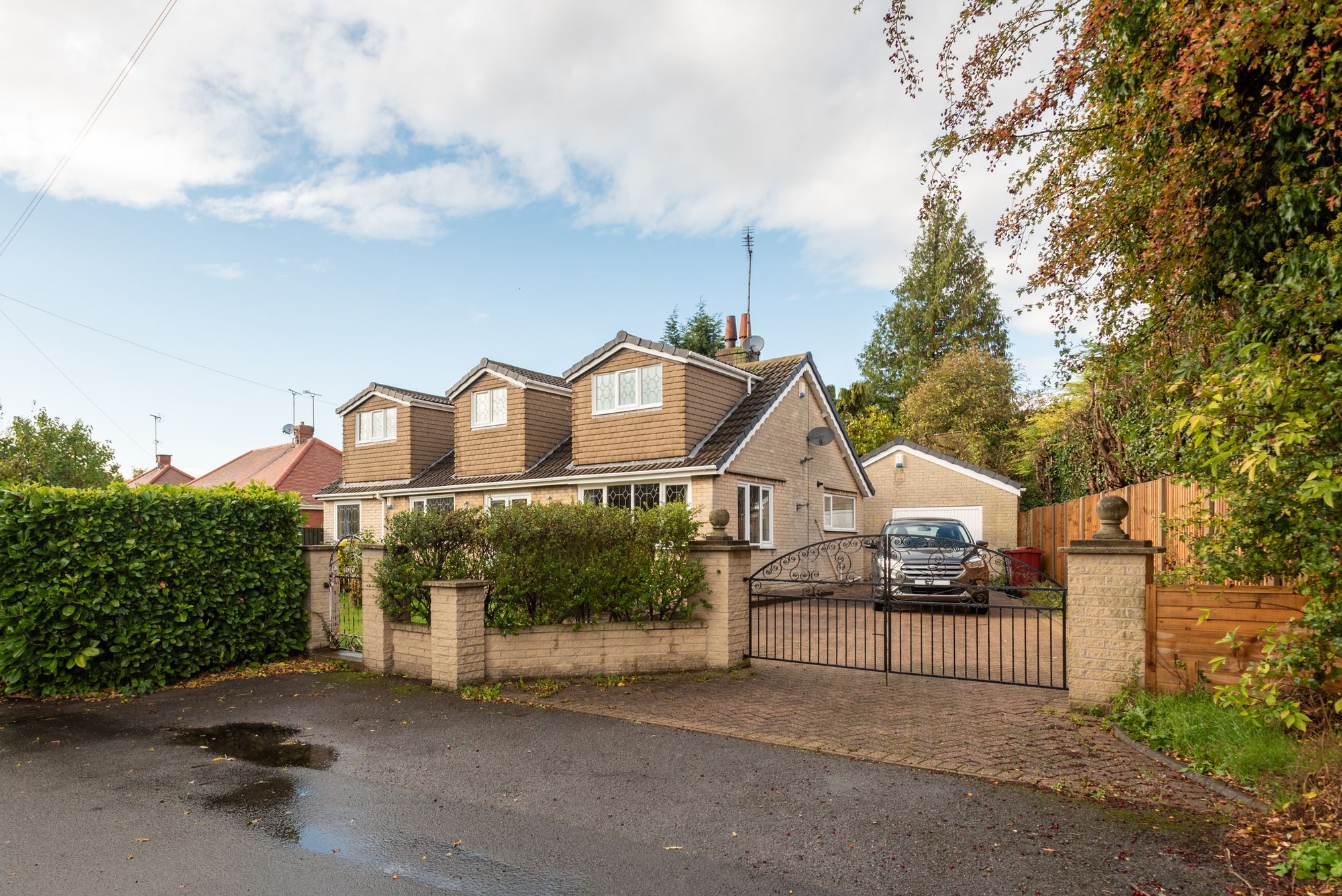 4 bedroom Bungalow For Sale