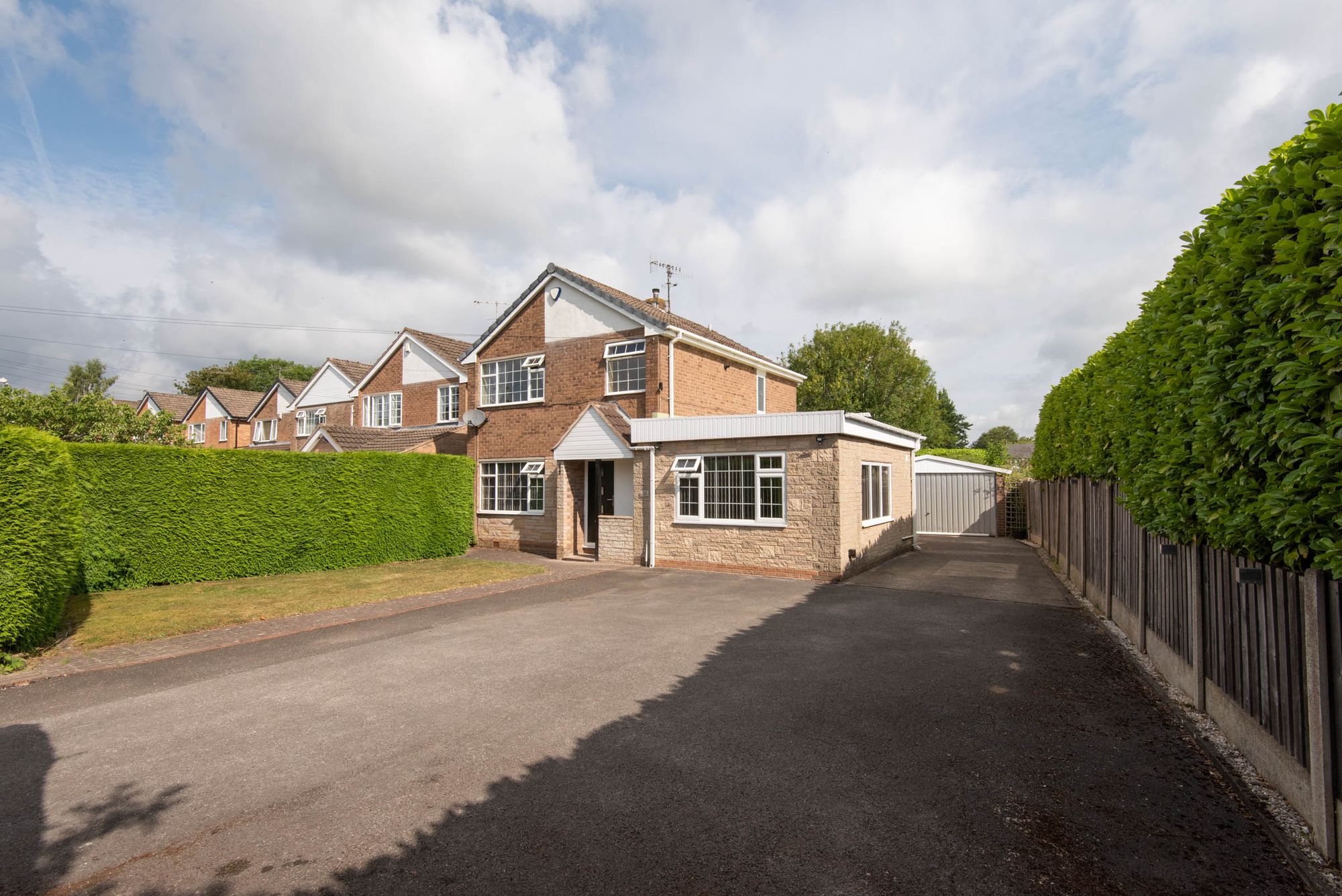 3 bedroom Detached house Under Offer