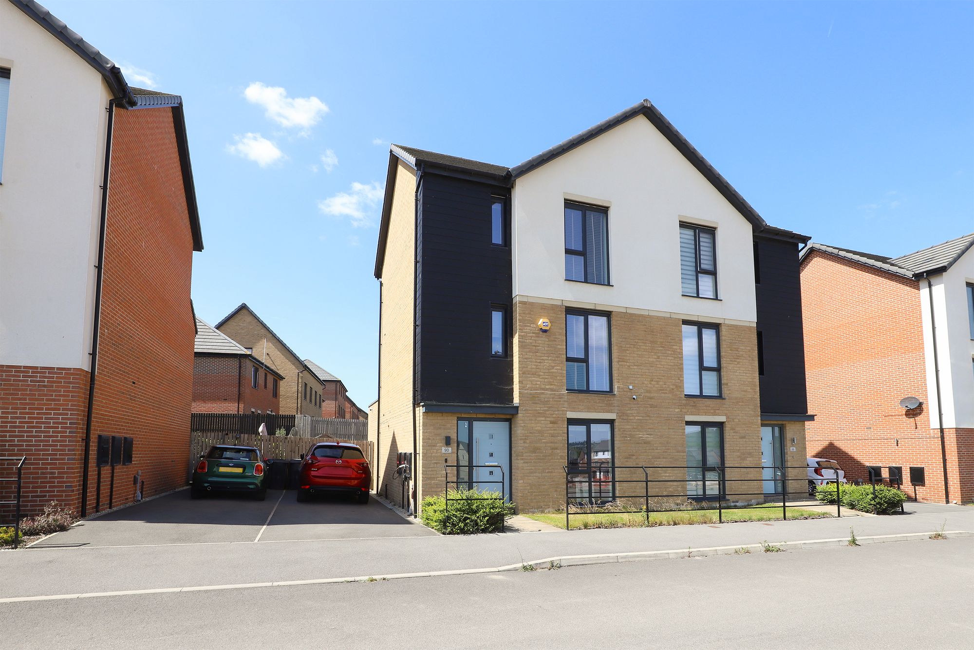 4 bedroom Semi-detached house For Sale
