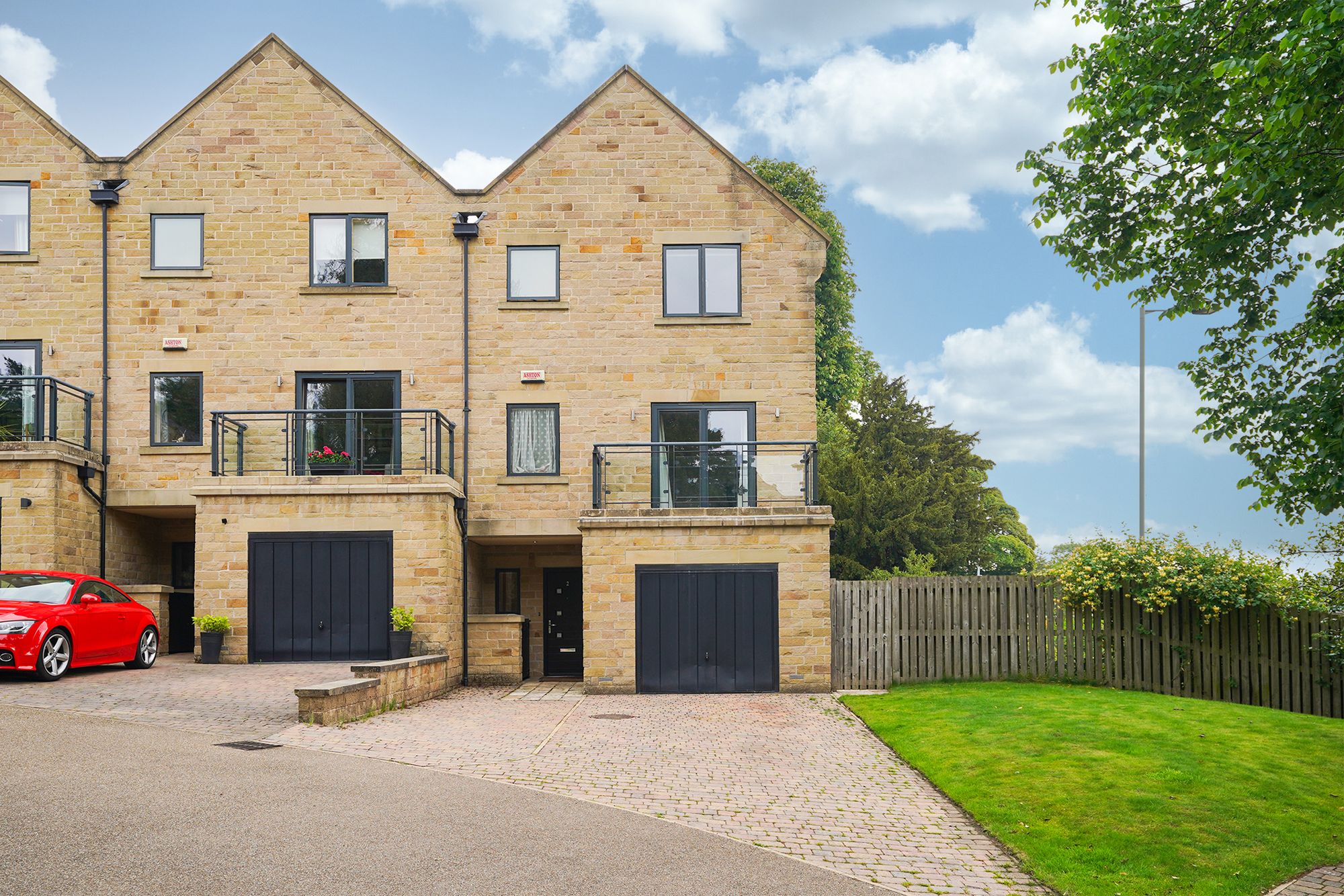 4 bedroom Town house For Sale