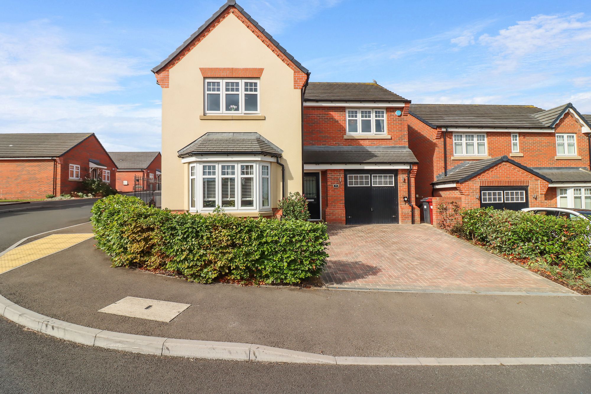 4 bedroom Detached house Under Offer
