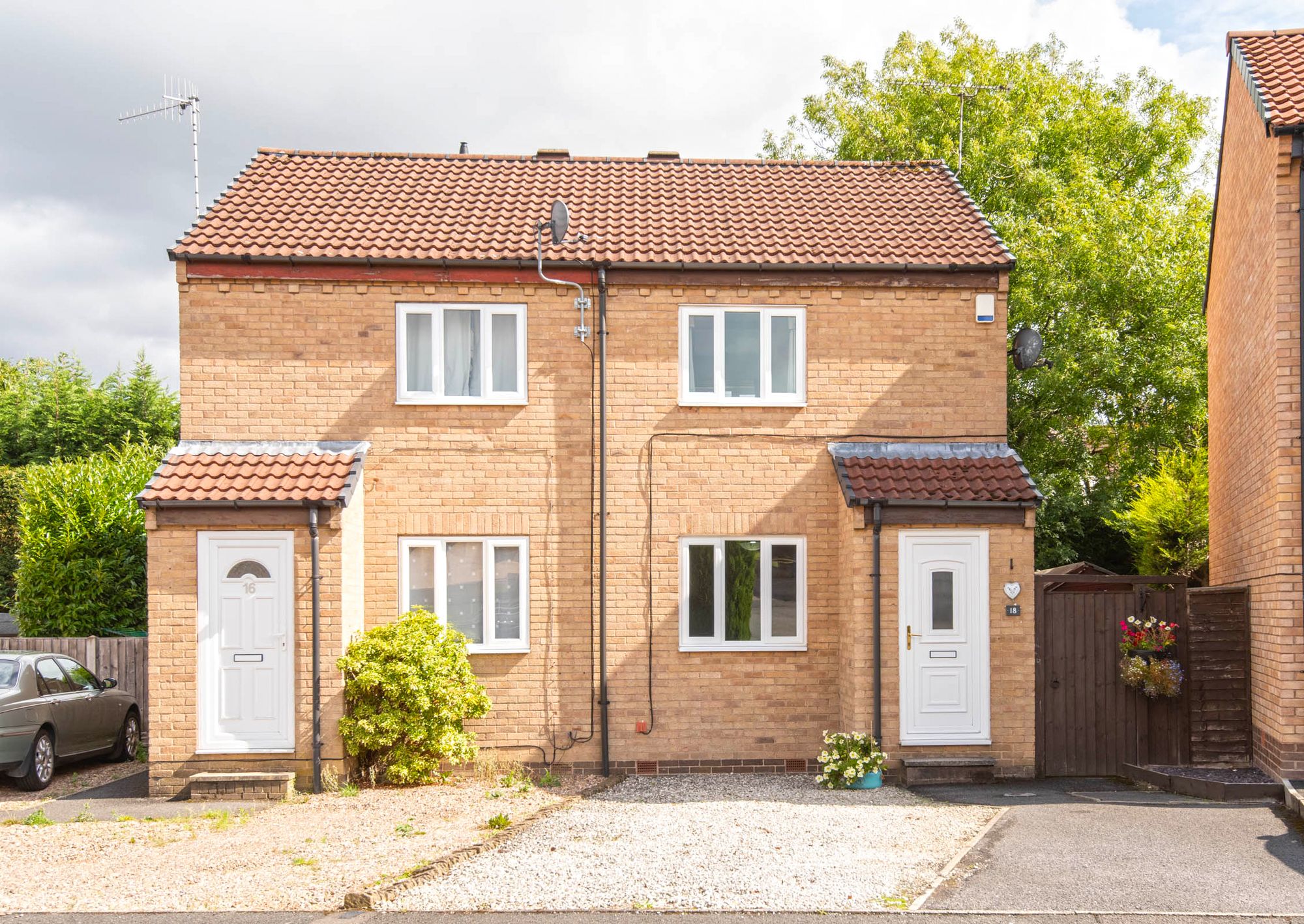 2 bedroom House (unspecified) Under Offer