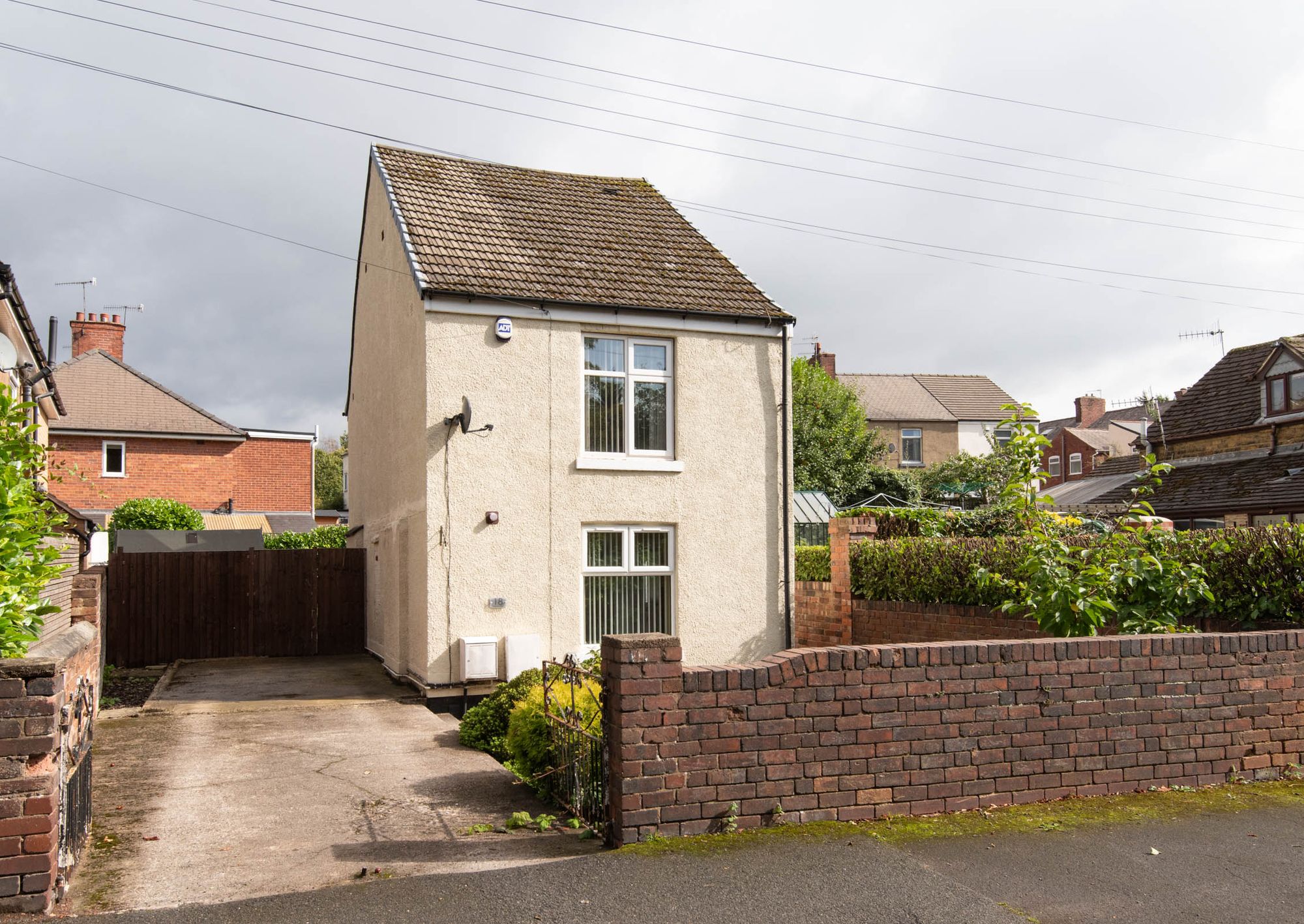 2 bedroom Detached house Under Offer