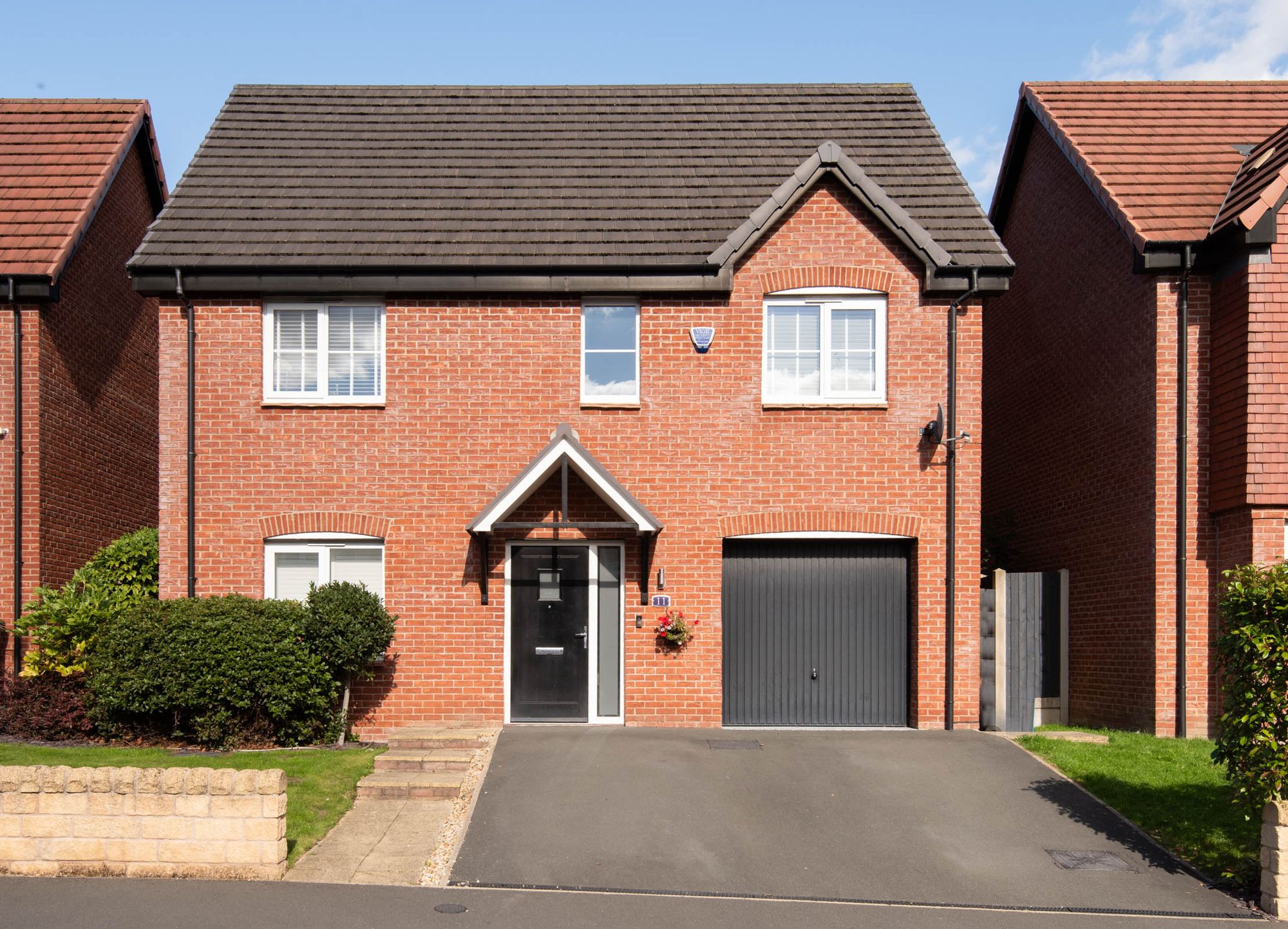 4 bedroom Detached house Under Offer