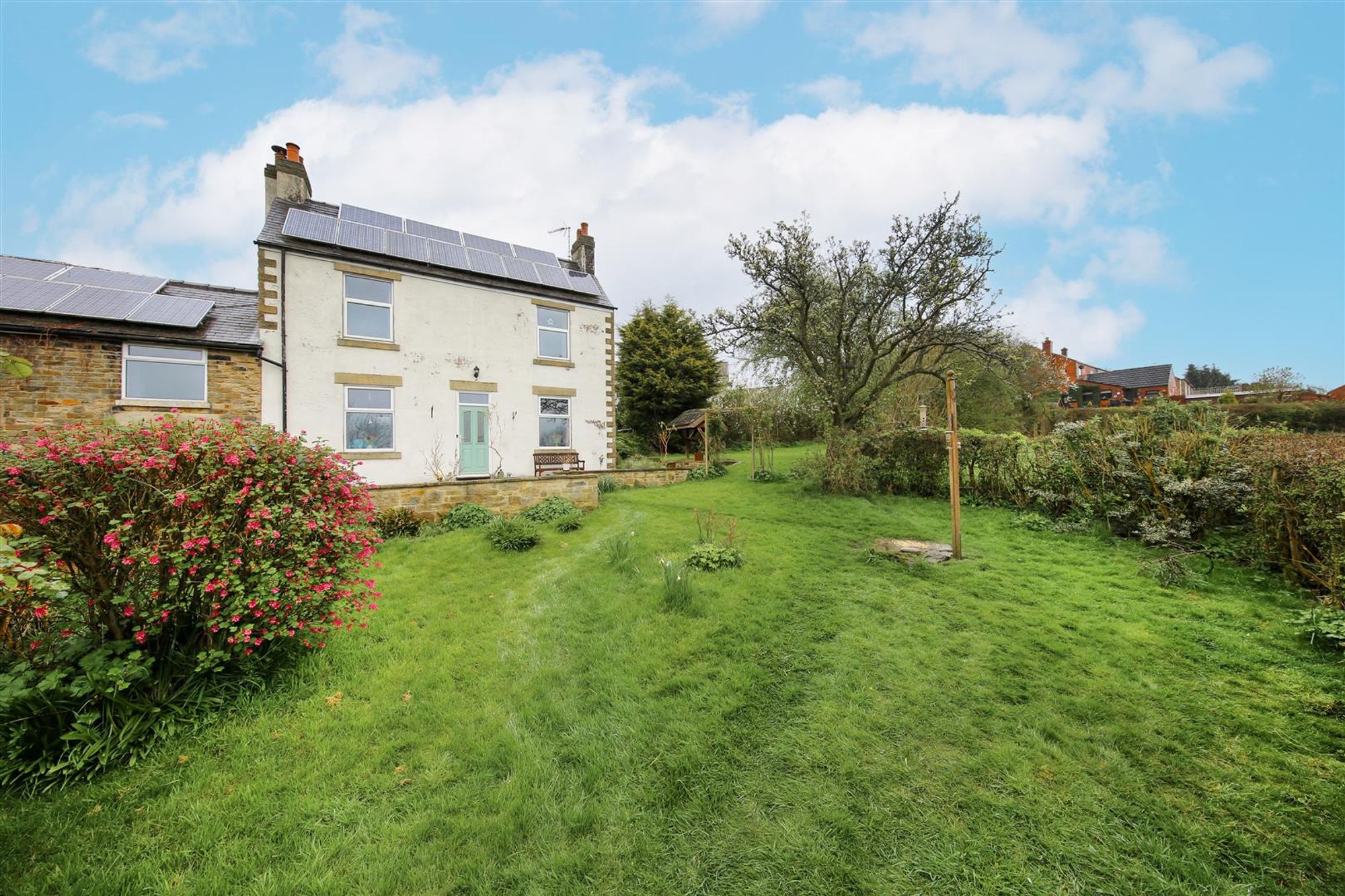 4 bedroom Detached house Under Offer