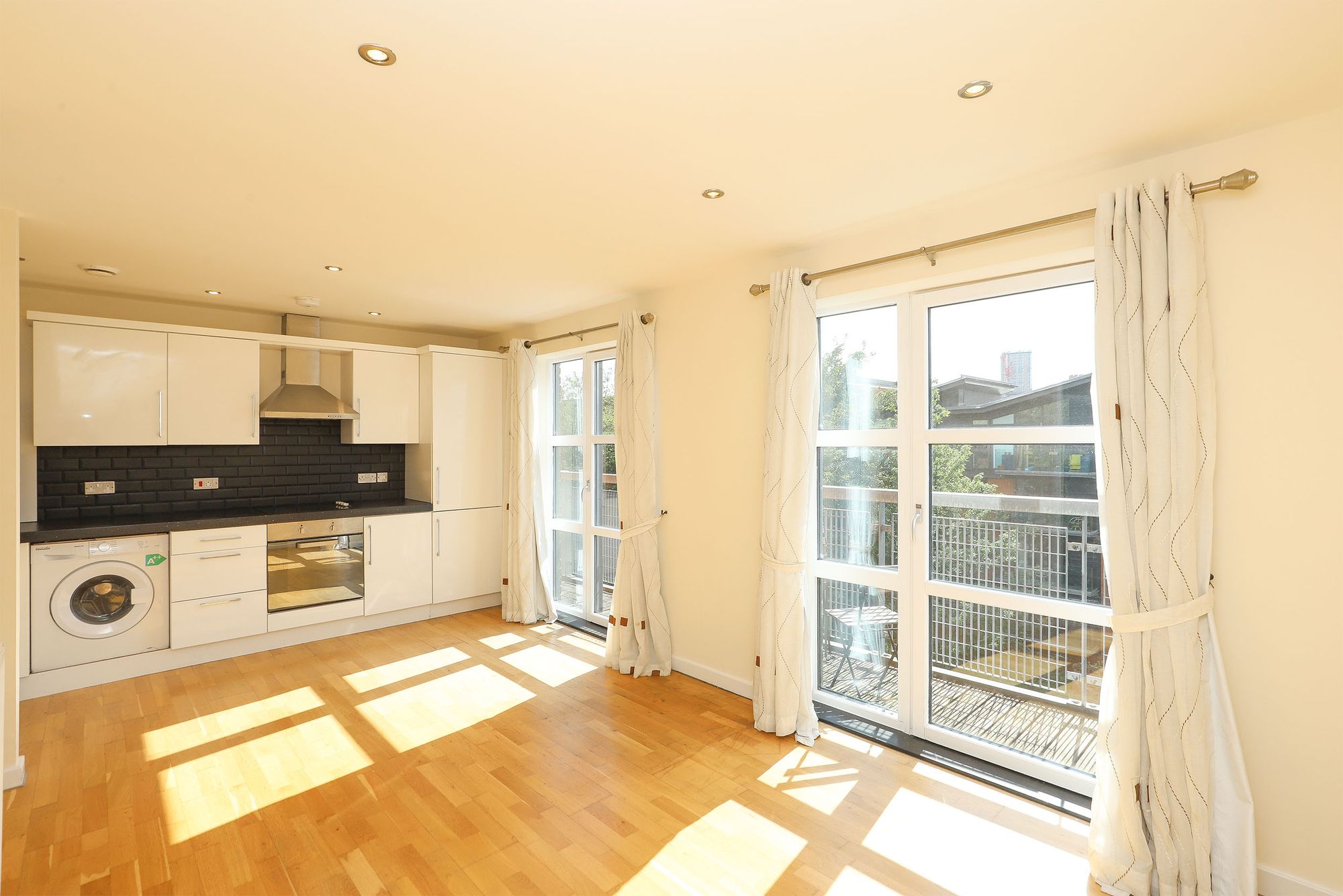 1 bedroom Apartment Under Offer