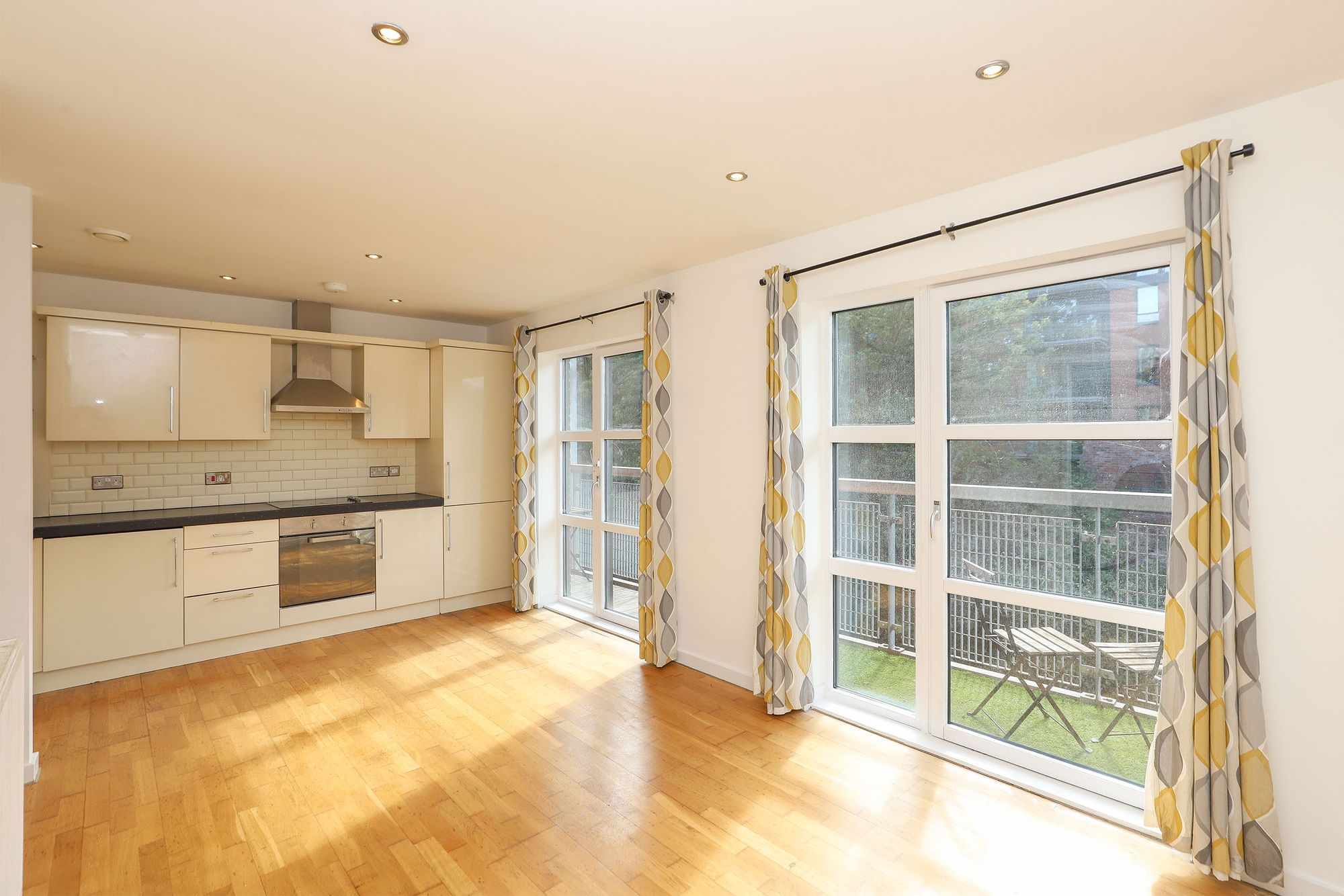 1 bedroom Apartment For Sale