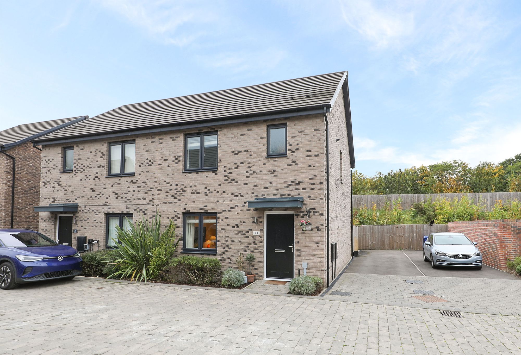 3 bedroom Semi-detached house For Sale