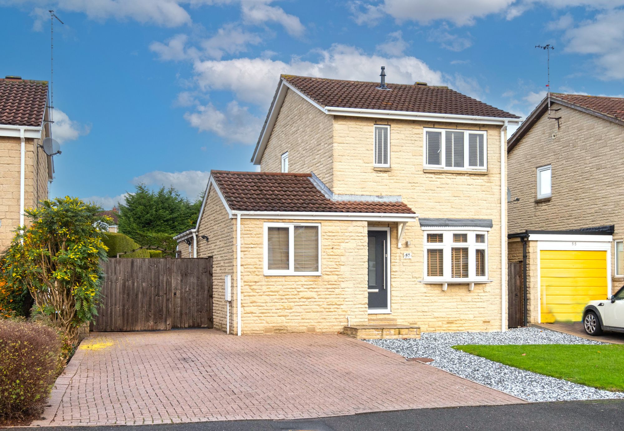 3 bedroom House (unspecified) Under Offer