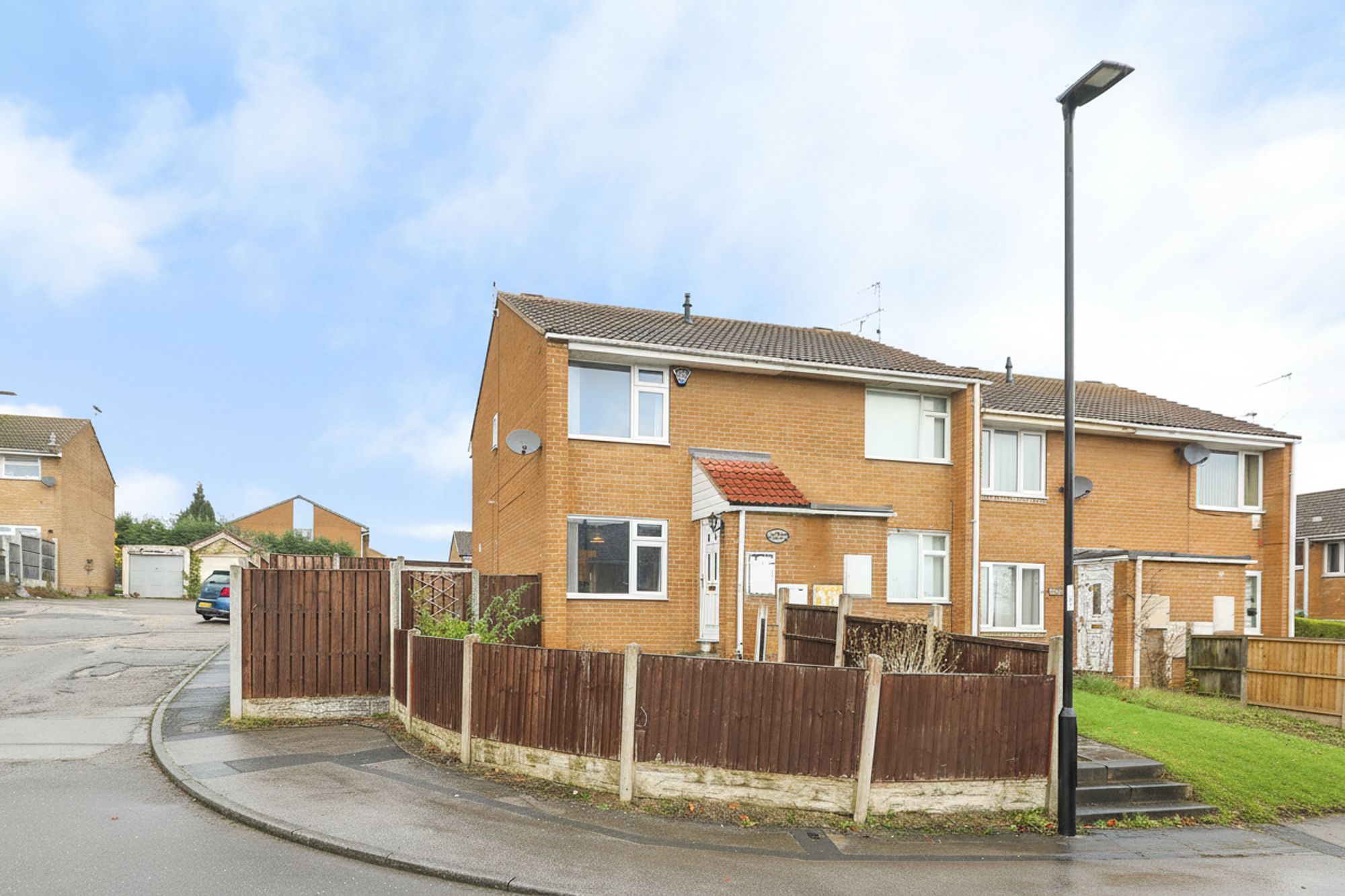 2 bedroom End of terrace house Under Offer